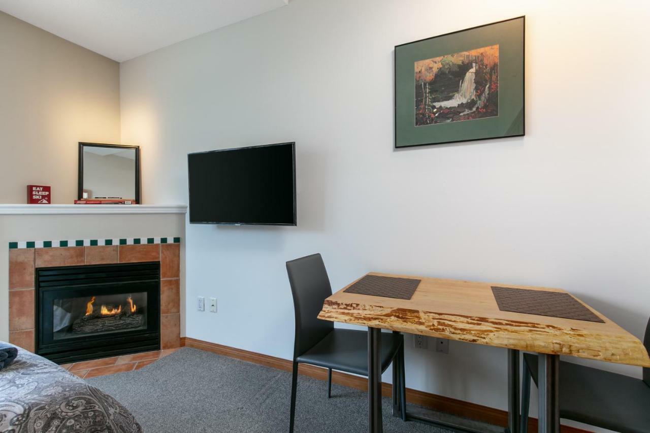 Beautiful Whistler Village Alpenglow Suite Queen Size Bed Air Conditioning Cable And Smarttv Wifi Fireplace Pool Hot Tub Sauna Gym Balcony Mountain Views Bagian luar foto